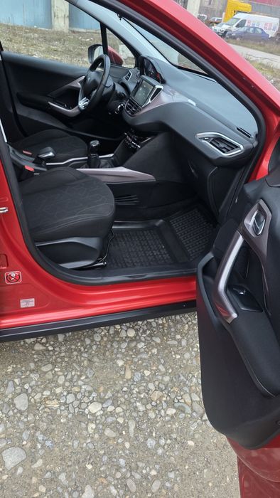 Peugeot 2008 1.2 benzina  fab 2015