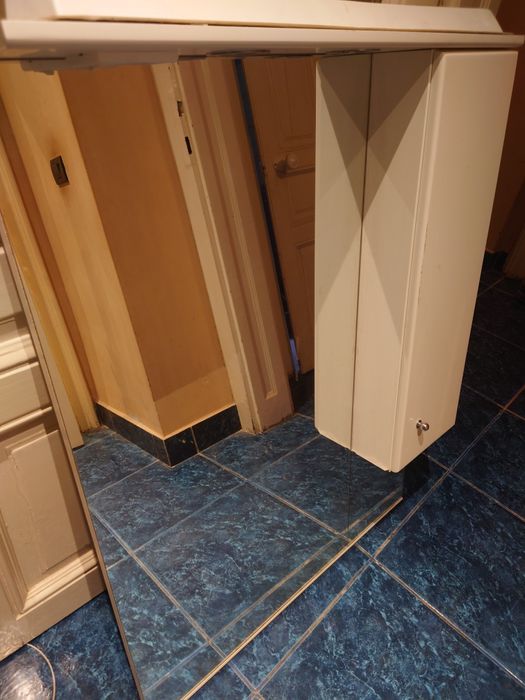 Oglindă baie cu dulăpior 80 cm lățime, un metru înălțime cu becuri