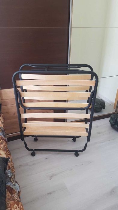 Сгъваемо легло с матрак (185×80)