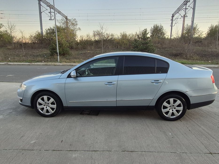 Inchiriez auto uz personal / Rent a car