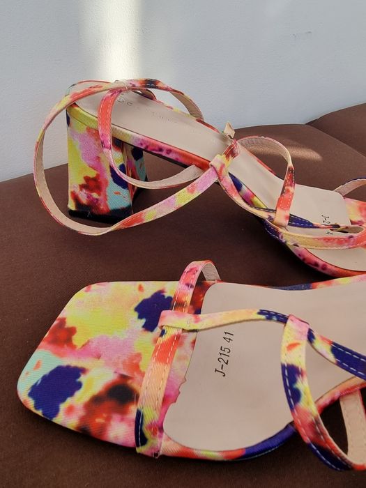Sandale colorate