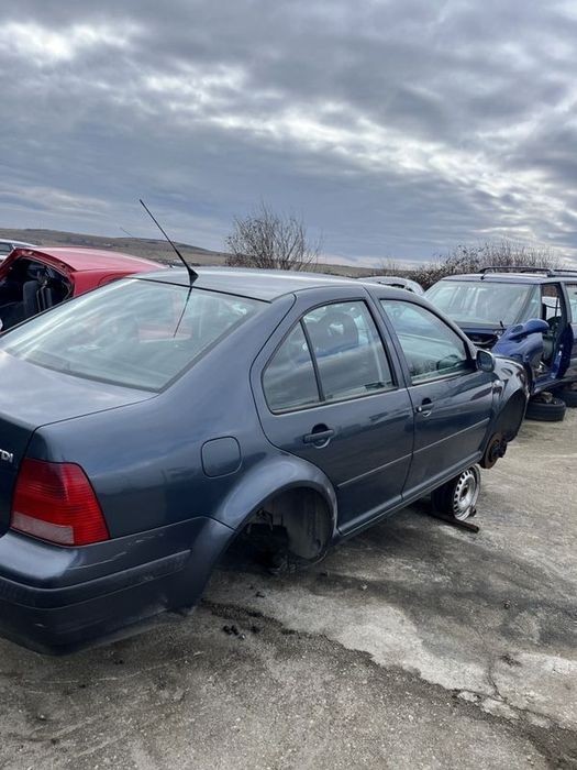 Dezmembrez Piese VW Bora
