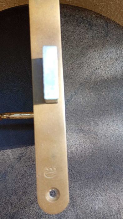 Брава за врата -