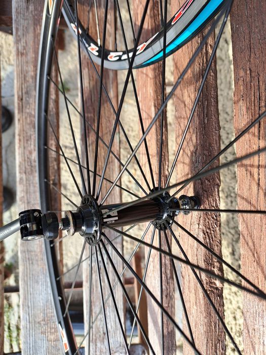 Vând roti cursieră.