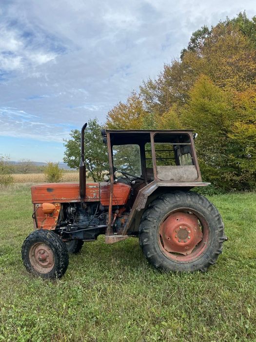 Vând tractor u445