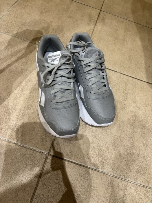 Reebok   на платформа нови