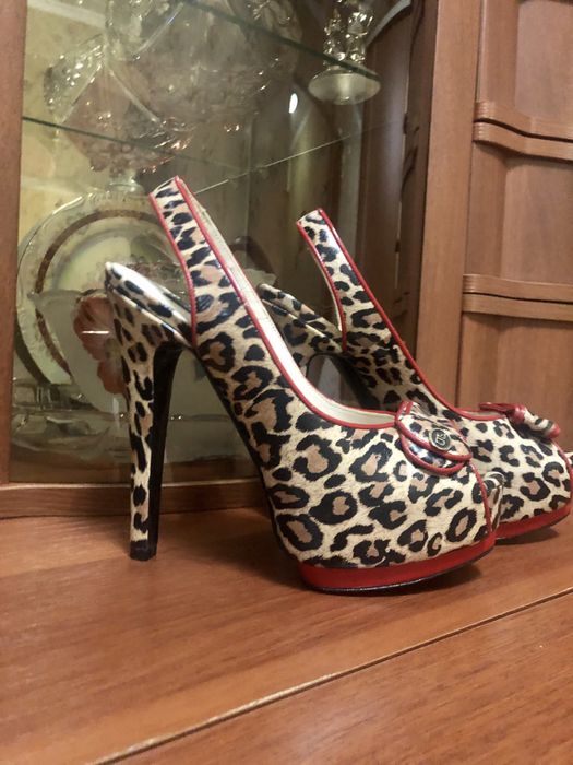 Женская обувь