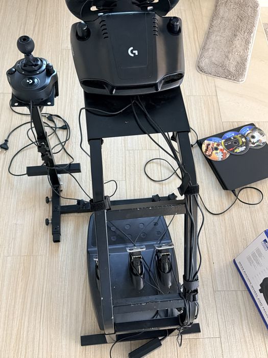 Продавам Playstation4+Logitech G923