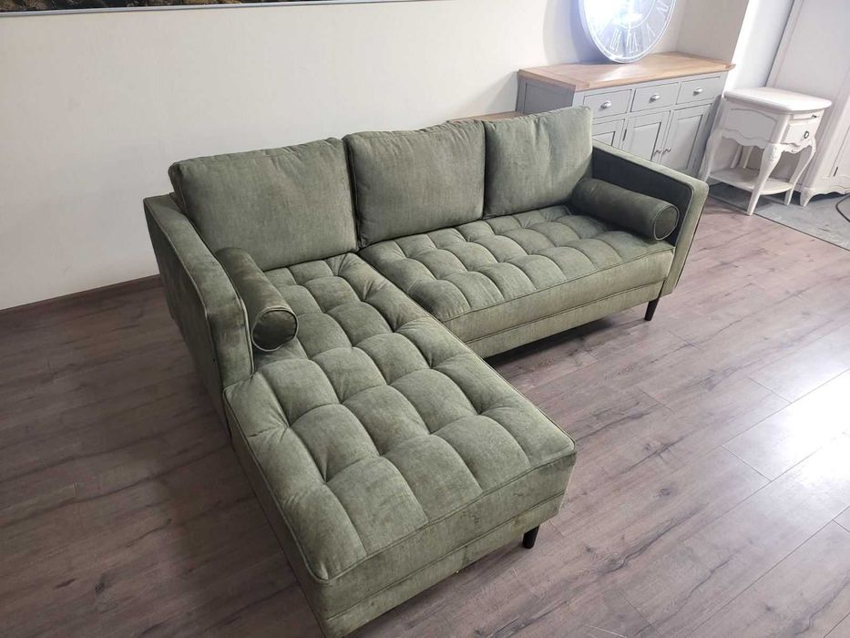Зелен ъглов диван от плат с лежанка