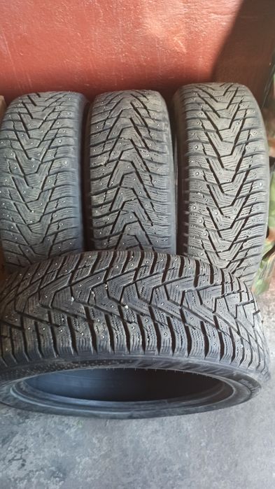 Продам зимнюю шипованую резину Hankook Winter i*Pike RS2 W429 225/55 R