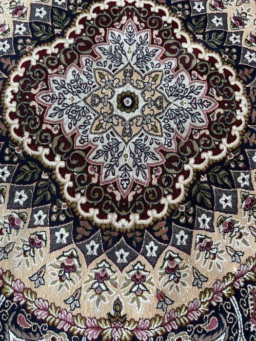 Gilam sotiladi 7x5 razmer