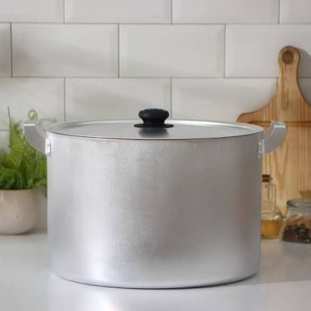 Алюминиевая кастрюля 20л.