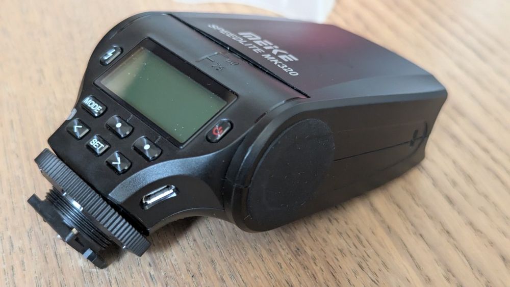 Blitz TTL pt Sony - Meike Speedlite MK 320