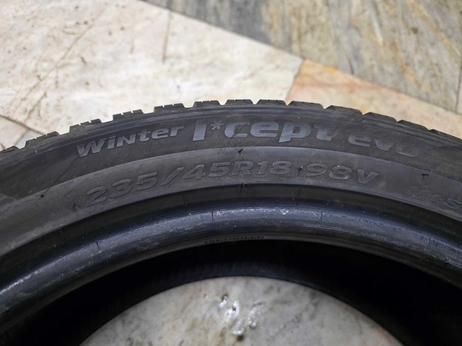 4бр Зимни гуми 235 45 18 - Hankook