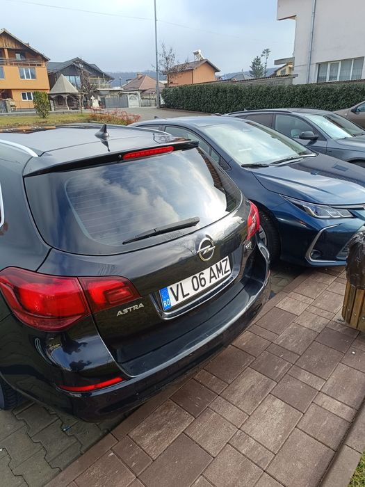 Vând/schimb cu diferență  Opel Astra J 2012