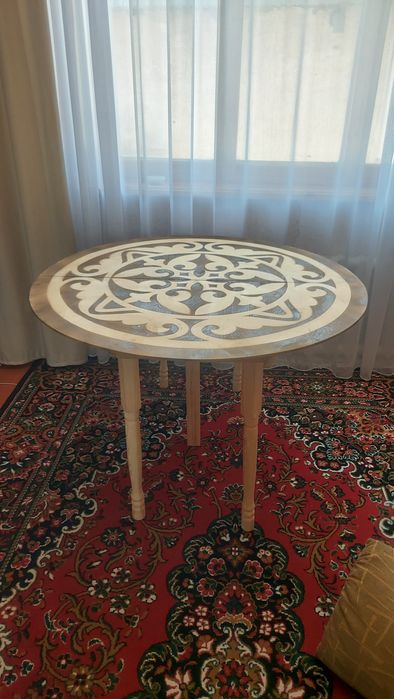 Круглые стол новый