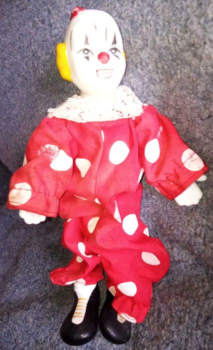 Играчка клоун с порцеланова глава