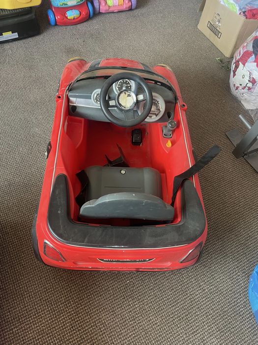 Продавам акомулаторна кола