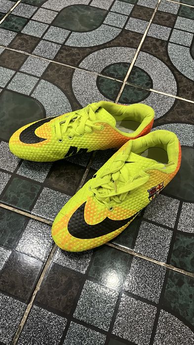 Кроссовки для футбола