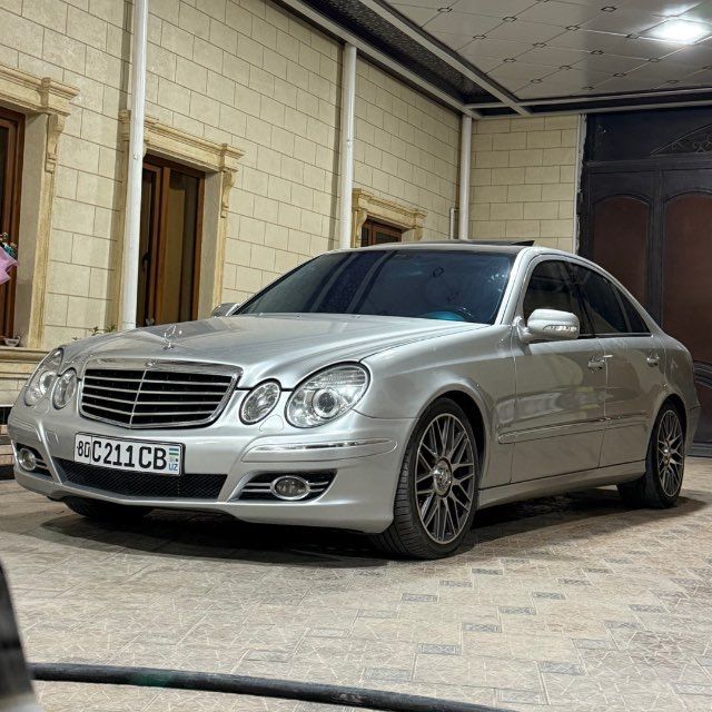 Mercedes Benz W211