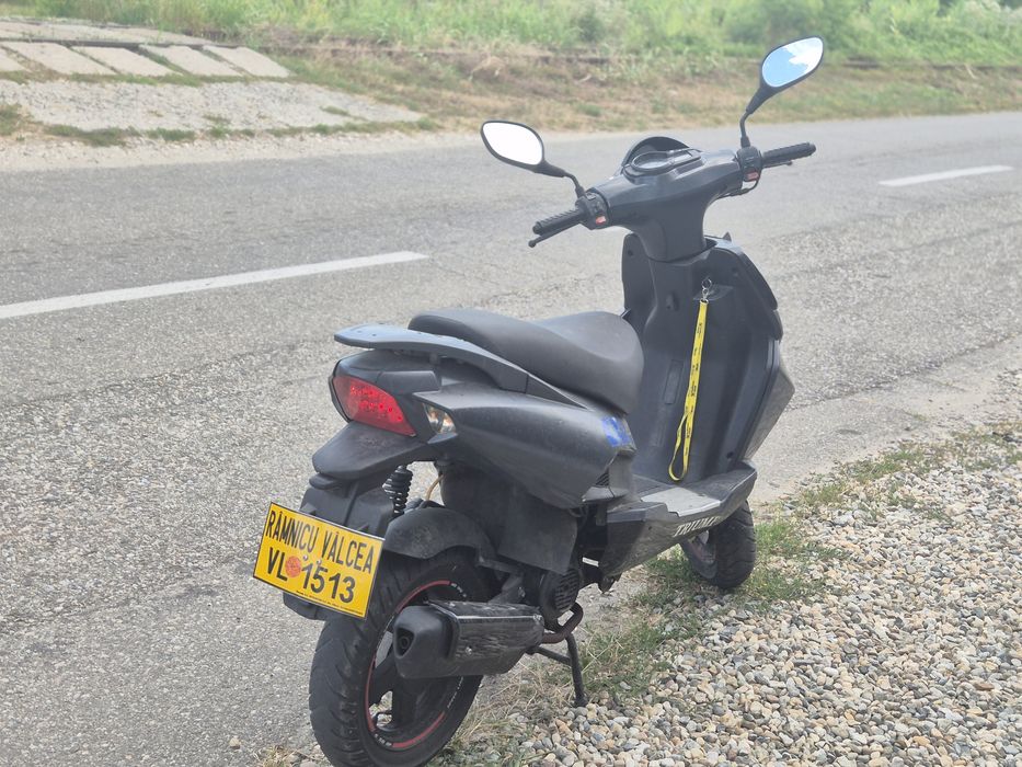 Scuter 49cc Triumph