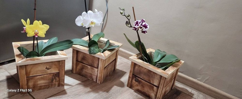 Саксии ,саксия от дърво