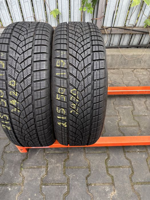 Anvelope Iarna 215/50/19 GoodYear UltraGrip Performance 215 50 19 R19