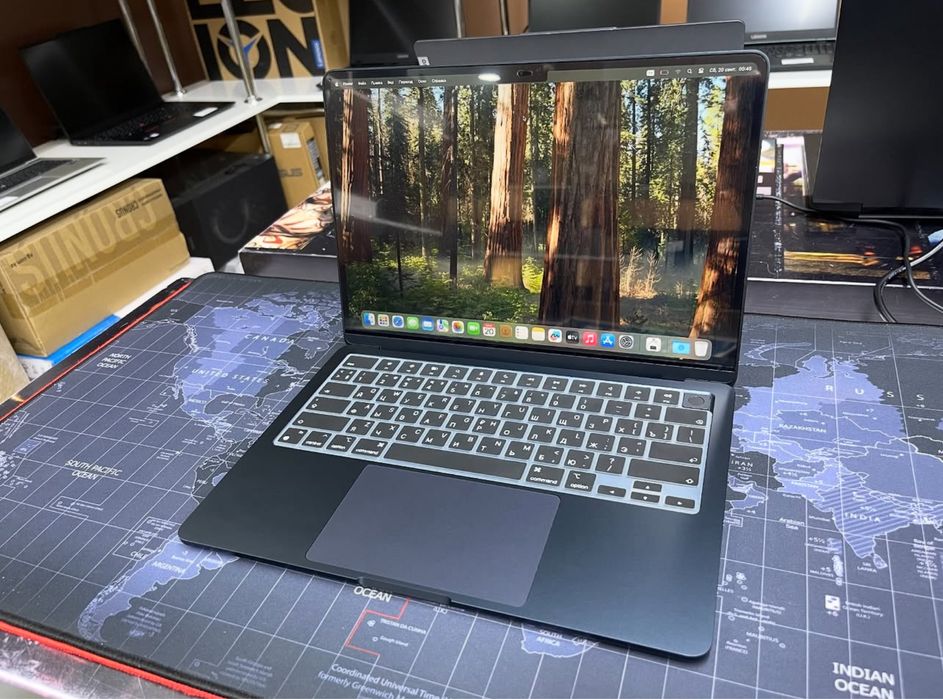 Macbook Air 13 M2 2022 8Gb/256Gb