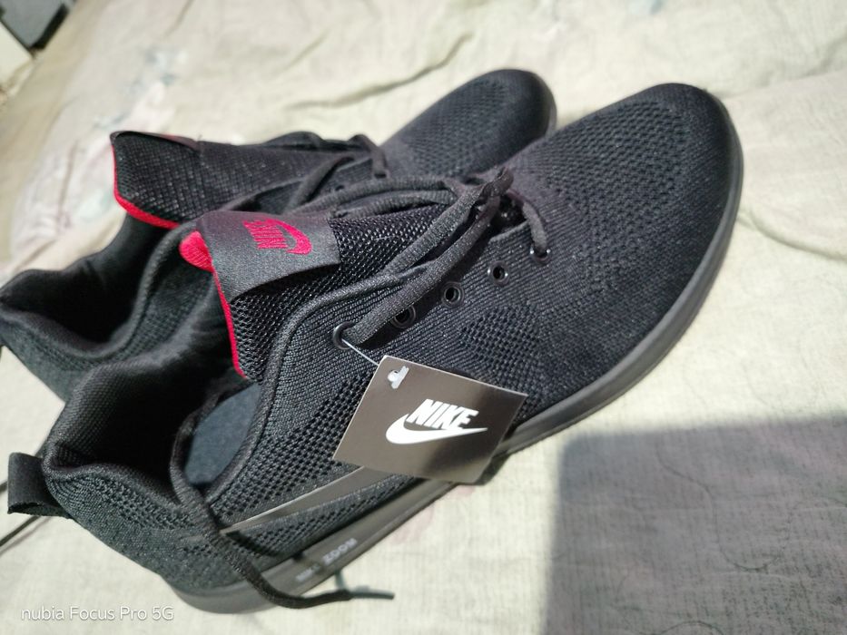 Кросовки.   найк .