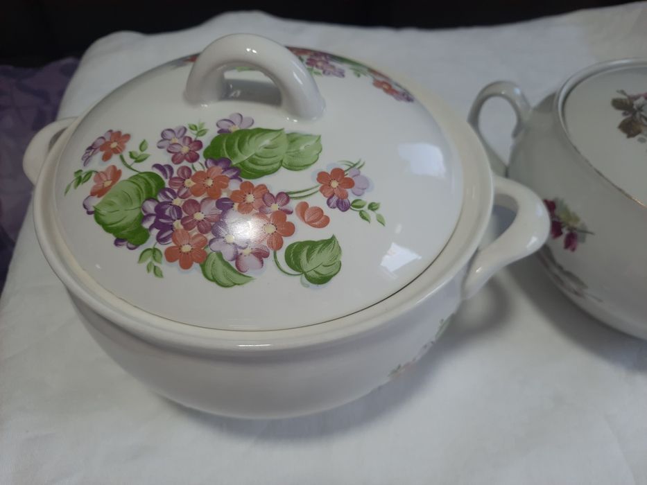 Бульонница фарфоровый