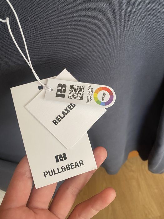 Bluza Pull&Bear cu eticheta