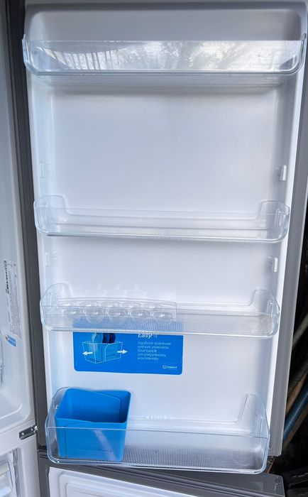 Холодильник Indesit