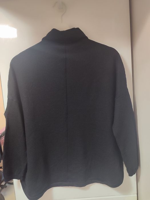 Carla F.100% Merino wool
