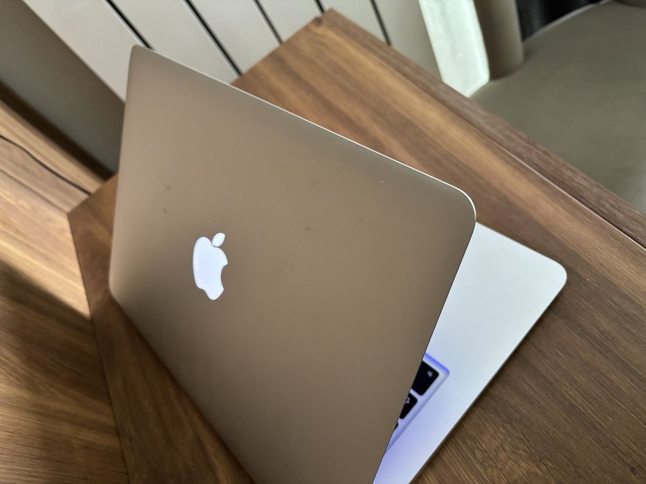 Macbook работи перфектно