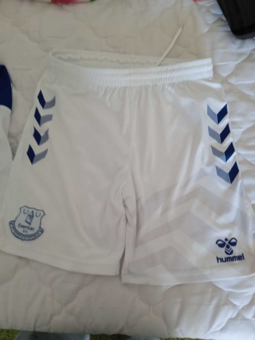 Hummel Everton къси панталони  размер 164