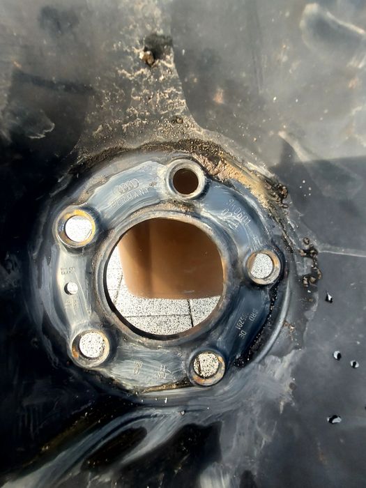 Anvelope iarna echipate pe jante metal Audi a4 b8