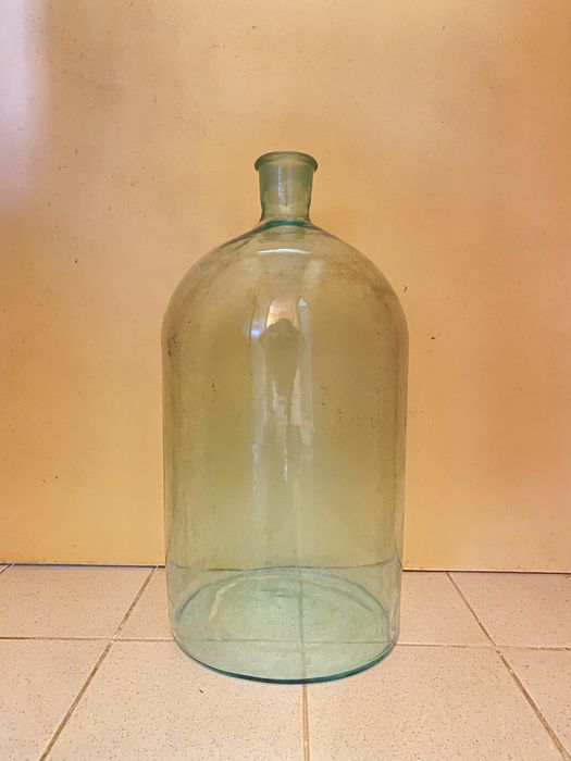 Стъклена  дамаджана  над  15  литра