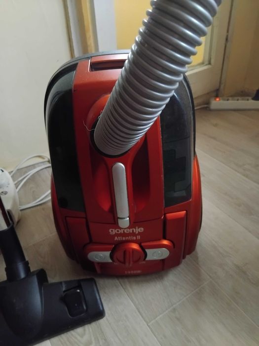 Продавам две прахосмукачки