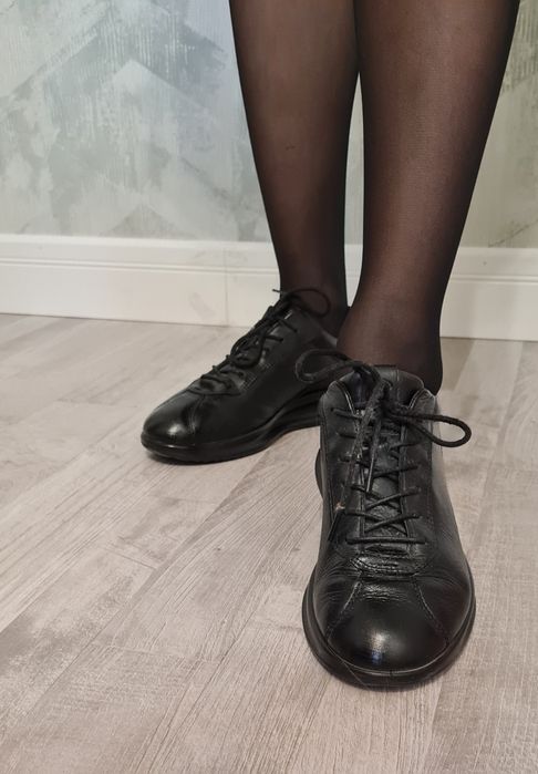 Женские кожаные кроссовки Ecco