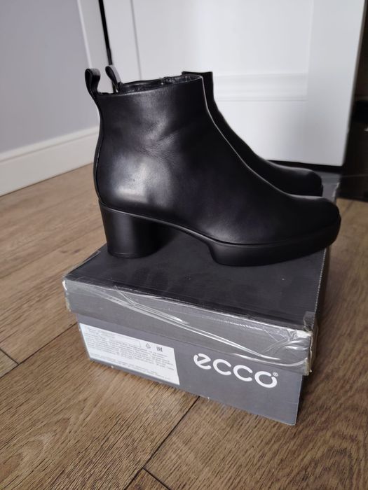 Полусапоги торговой марки ECCO