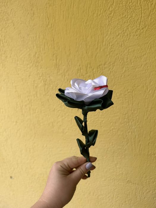 Flori făcute manual