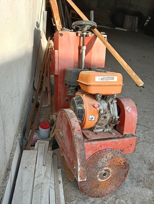 Mașina de tăiat beton