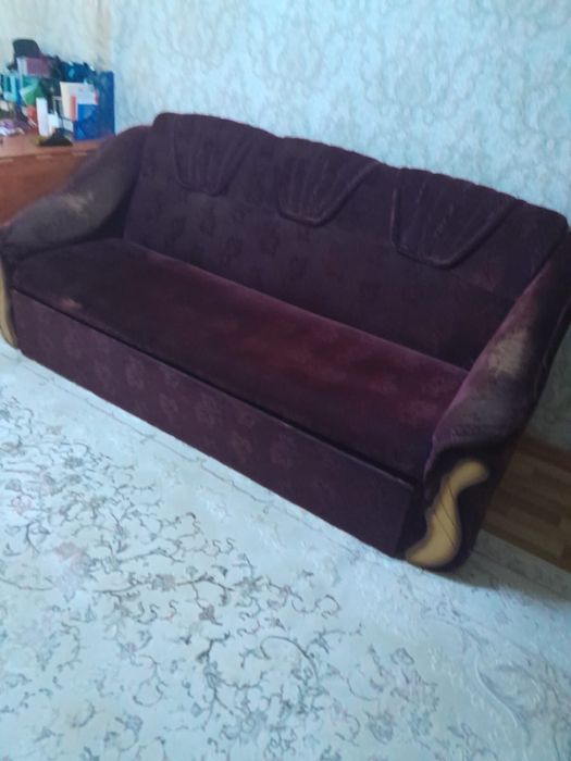 Продам диван с креслами