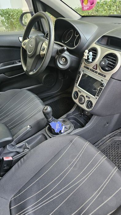 Opel Corsa D anul 2008