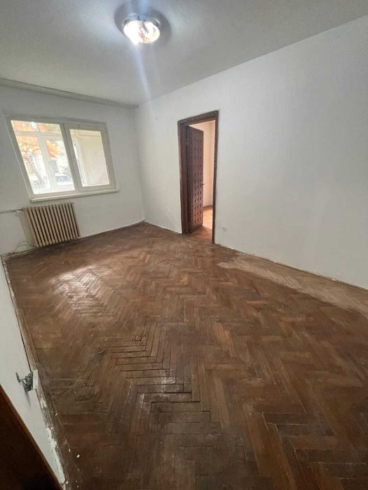 Proprietar, vand apartament 2 camere, parterr