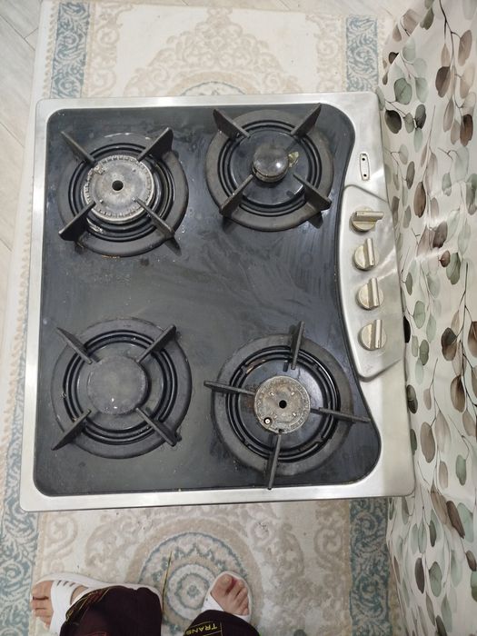 Продам газовую плиту