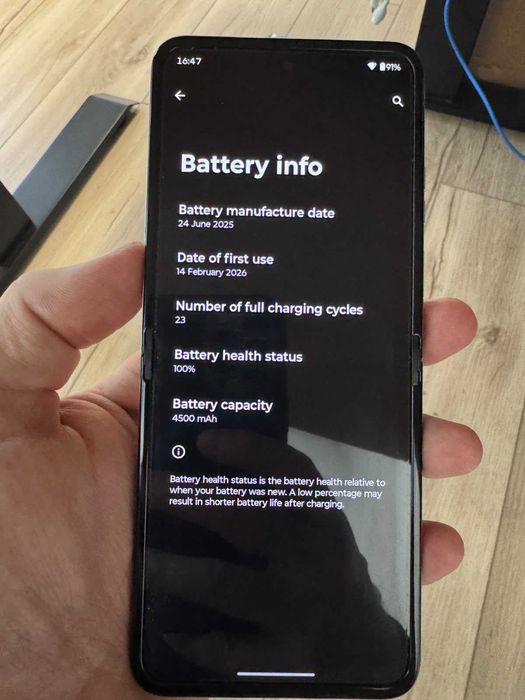 Motorola Razr 60, 8GB RAM, 256GB, PANTONE Lightest Sky impecabil