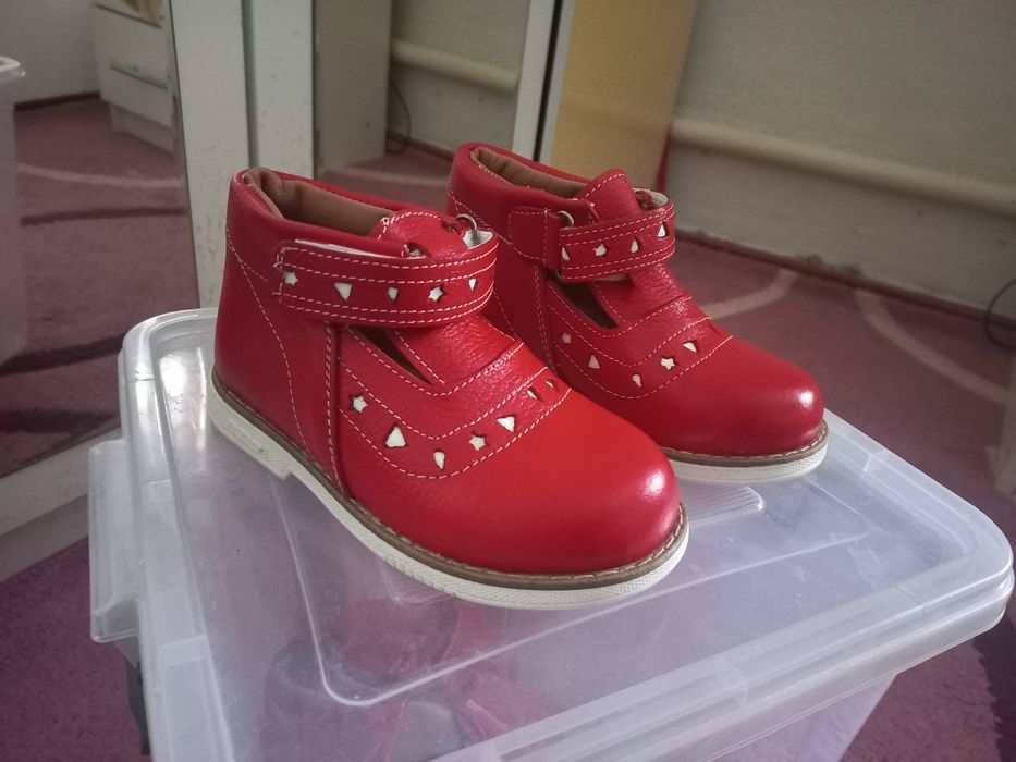 Продам детскую ортопедический обувь зимняя