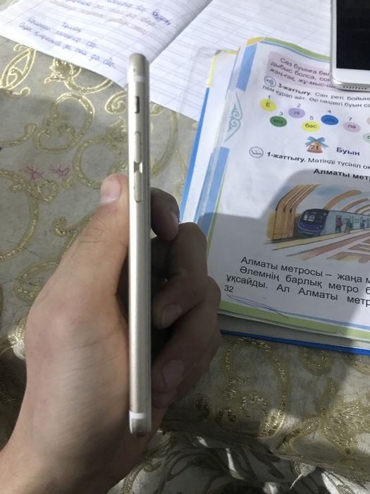 Айфон 6с  64гб.