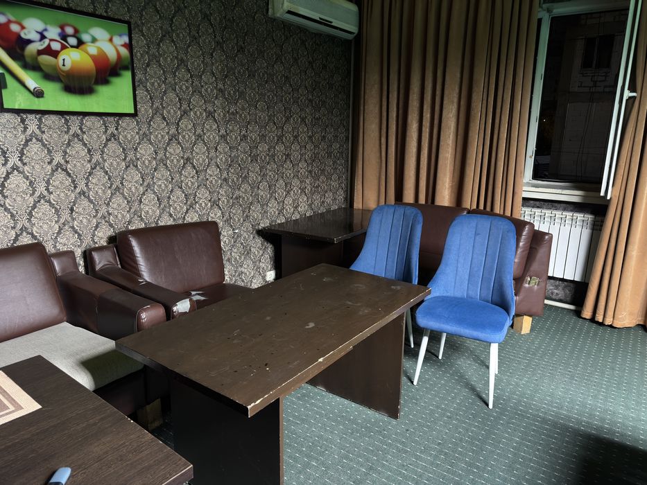 Диваны и стол кожанные